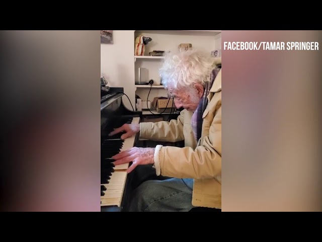 Philip Springer 94 year old plays Moonlight Sonata 🎹