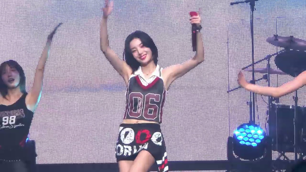 250824 권은비 콘서트 'THE RED' - 여름아 부탁해 (4k HDR)