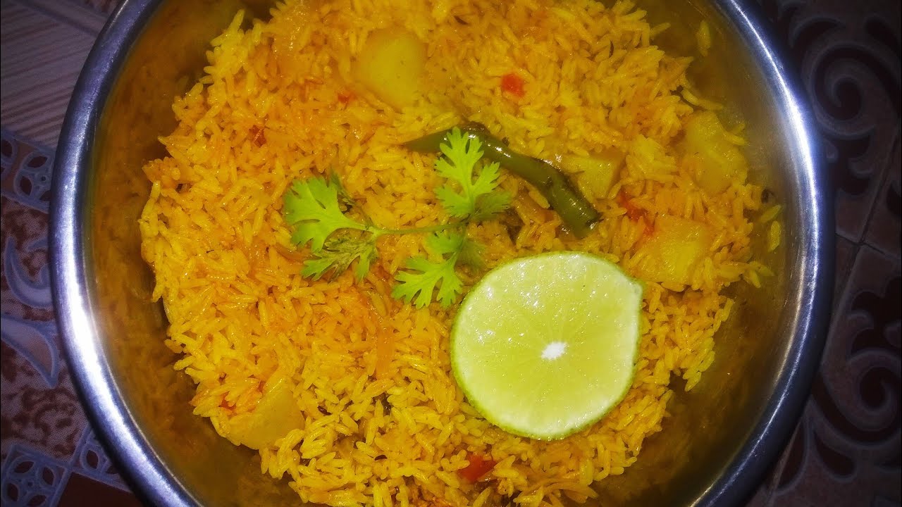 अगदी कमी साहित्यात सुपर टेस्टी बटाटा खिचडी भात batata rice recipe