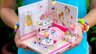 Today, i show diy miniature minnie mouse doll house room with led
working lights. it took me about 7 hours to make this dollhouse room.
is a beautiful bed...