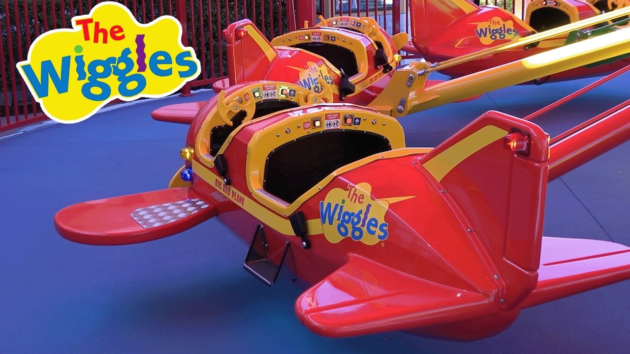 Wiggles Train Ride The Wiggles Big Red Planes Ride at Dreamworld Gold Coast ๐ฉ - YouTube
