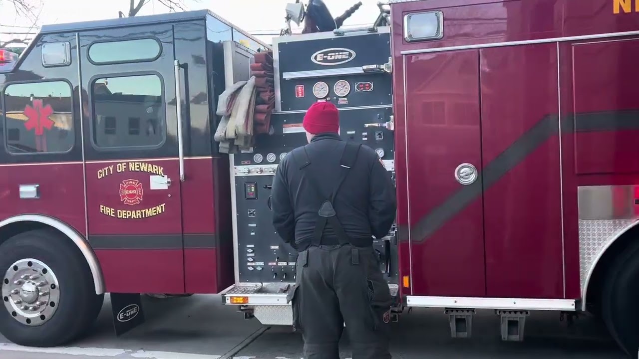 Newark NJ Fire Department Engine 26 Returning to Quarters 11/28/25