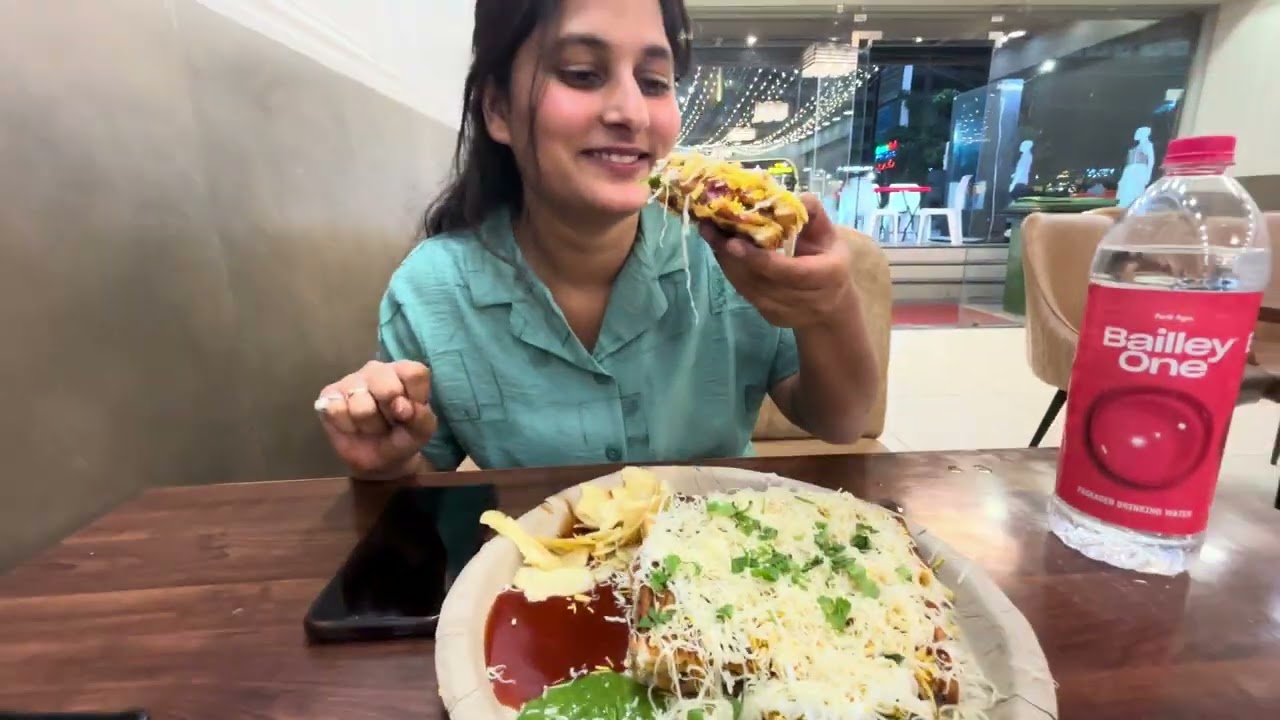 Etna Bol liye guys ki kuch bacha nahi bolne ko || full masti || Aishwarya Sain 