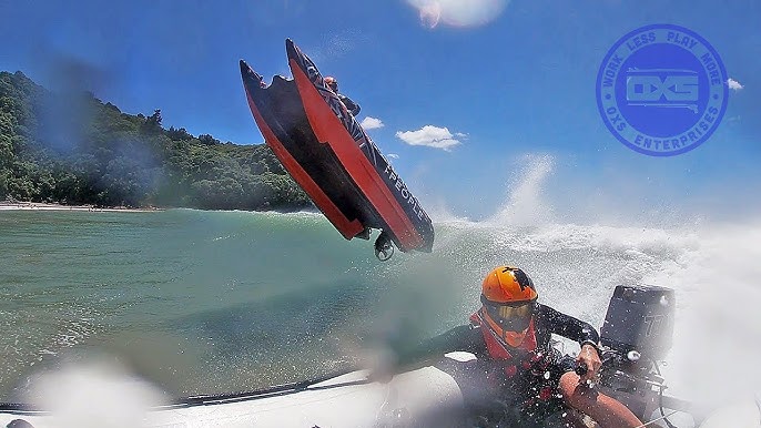 Chasing Surf in a True Kit Inflatable - Crossing the Bar and trying to  swamp the boat! 