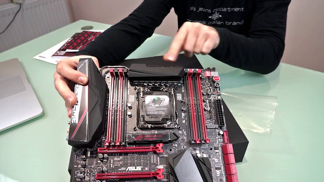 ASUS Rampage V Extreme X99 Motherboard Unboxing and Overview - YouTube