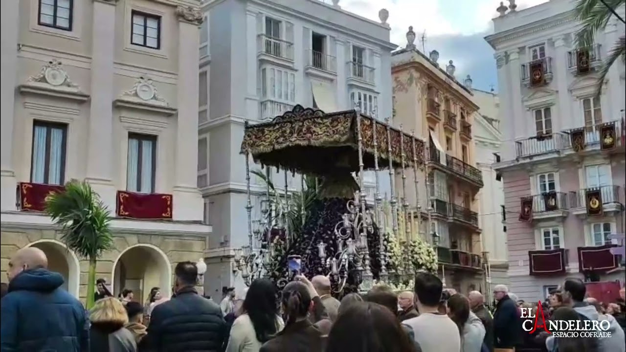 [4K] VIRGEN LÁGRIMAS DE COLUMNA EN SAN JUAN DE DIOS | SEMANA SANTA 2025 CÁDIZ | BM FILARMONICA CONIL