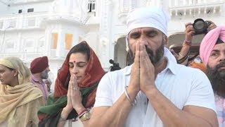 Sunil Shetty and Wife Visit and Pray at Golden Temple on The Day of His Birthday