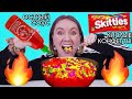 Пробую странные сочетания Еды, которые Любят люди ! *ОСТРЫЙ СОУС+SKITTLES* я в шоке...