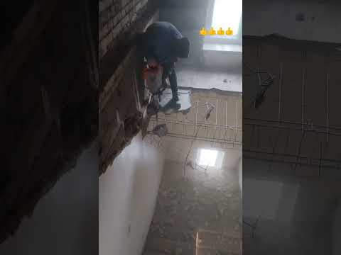 #как сломать лестницу