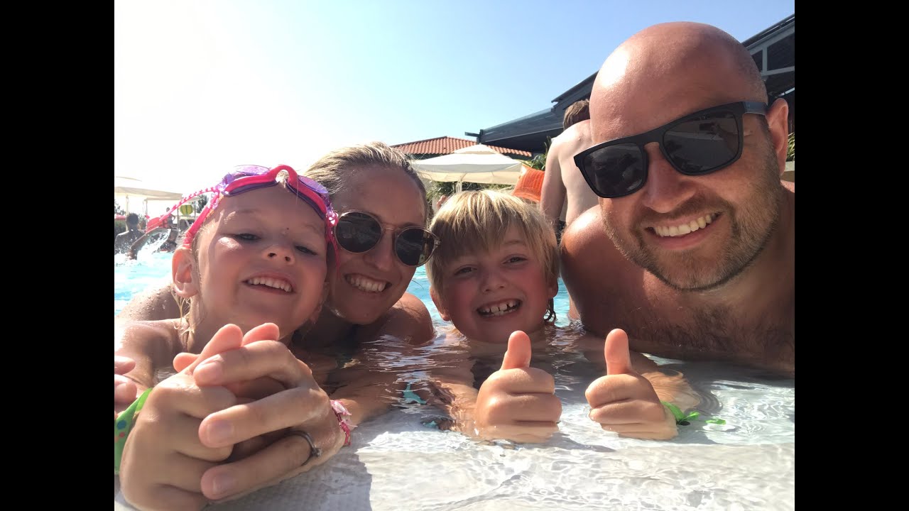 Le Pin Parasol Family Video