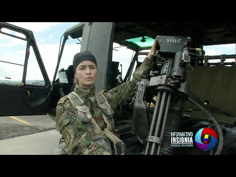 Primera mujer del Ejército Nacional en volar un helicóptero UH 1N