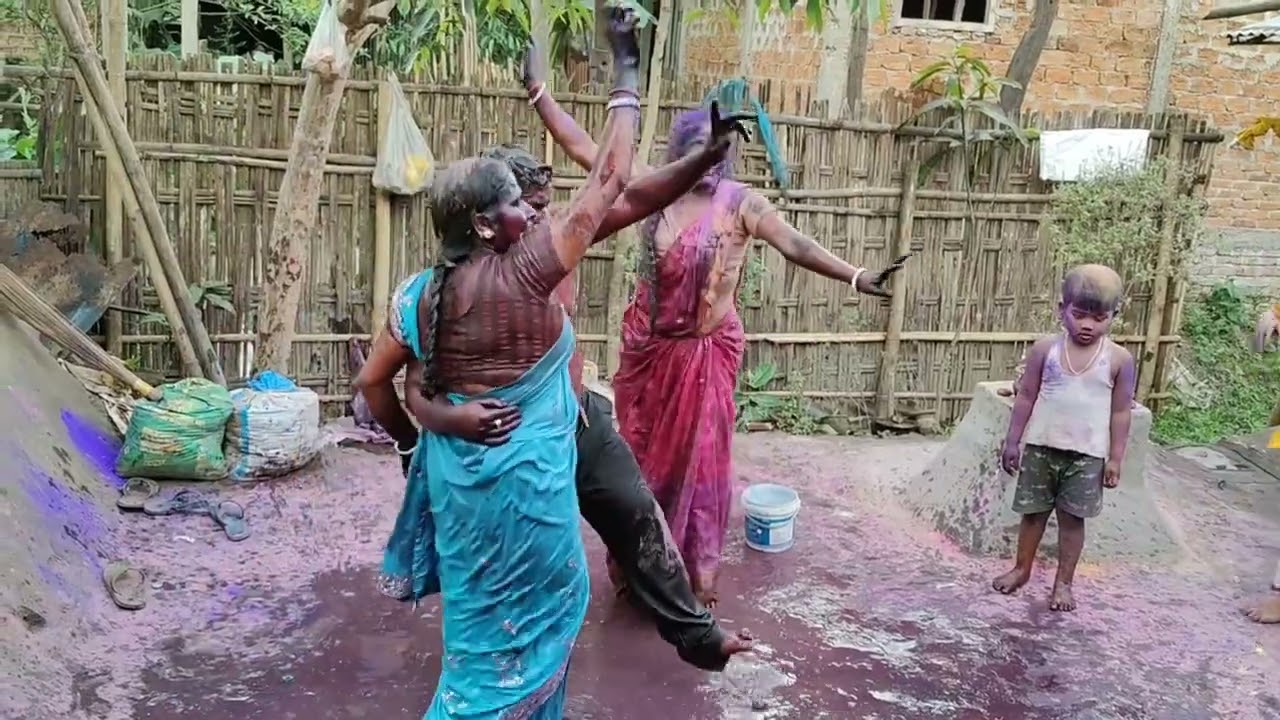 Kichar Holi Me Bhabhi Ko Lekar Gir Pare/Bura Na Mano Holi