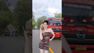 Truck Tangki Pert Dn Cewek Cantik