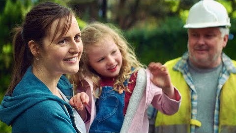 母と小さな娘たちが小さな家を建てる希望の物語／映画『サンドラの小さな家』予告編