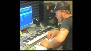 Taner Duman - Bizde Para Bitmez