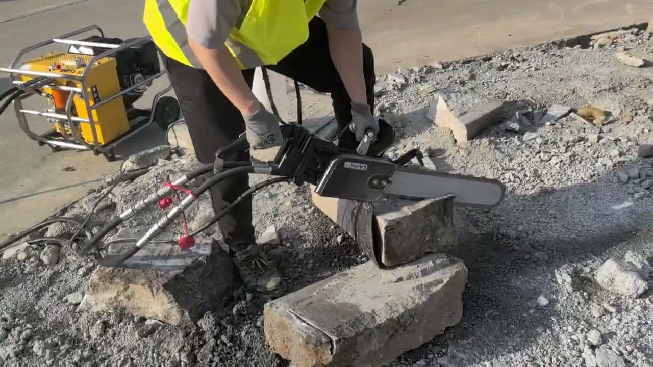 DS12 Hydraulic Chainsaw in Action | Heavy-Duty Cutting for Concrete & Metal