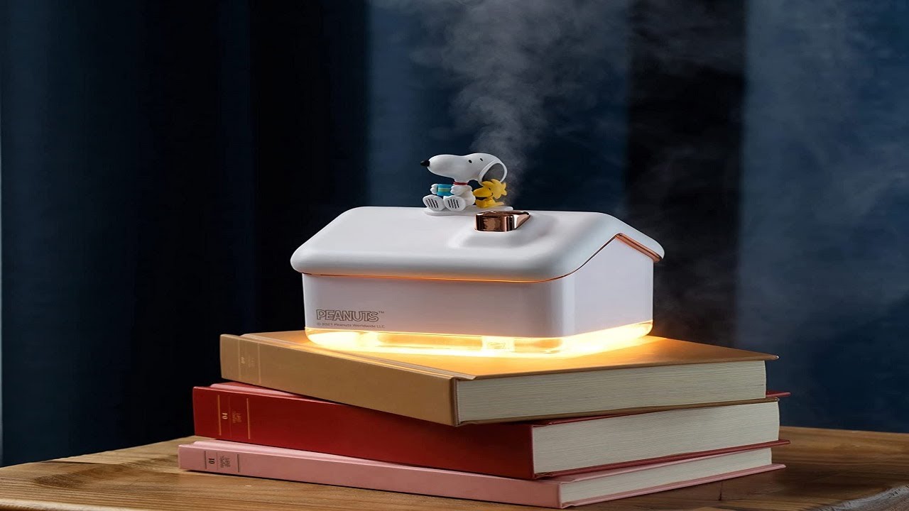 [Bo Friends] Snoopy mini Humidifier with Mood Lamp - YouTube
