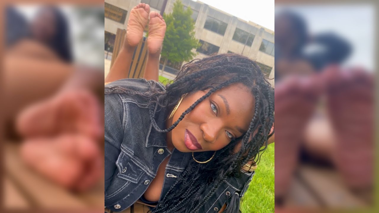 Interviewing a College Student About Her Soles 154| Public Feet ...