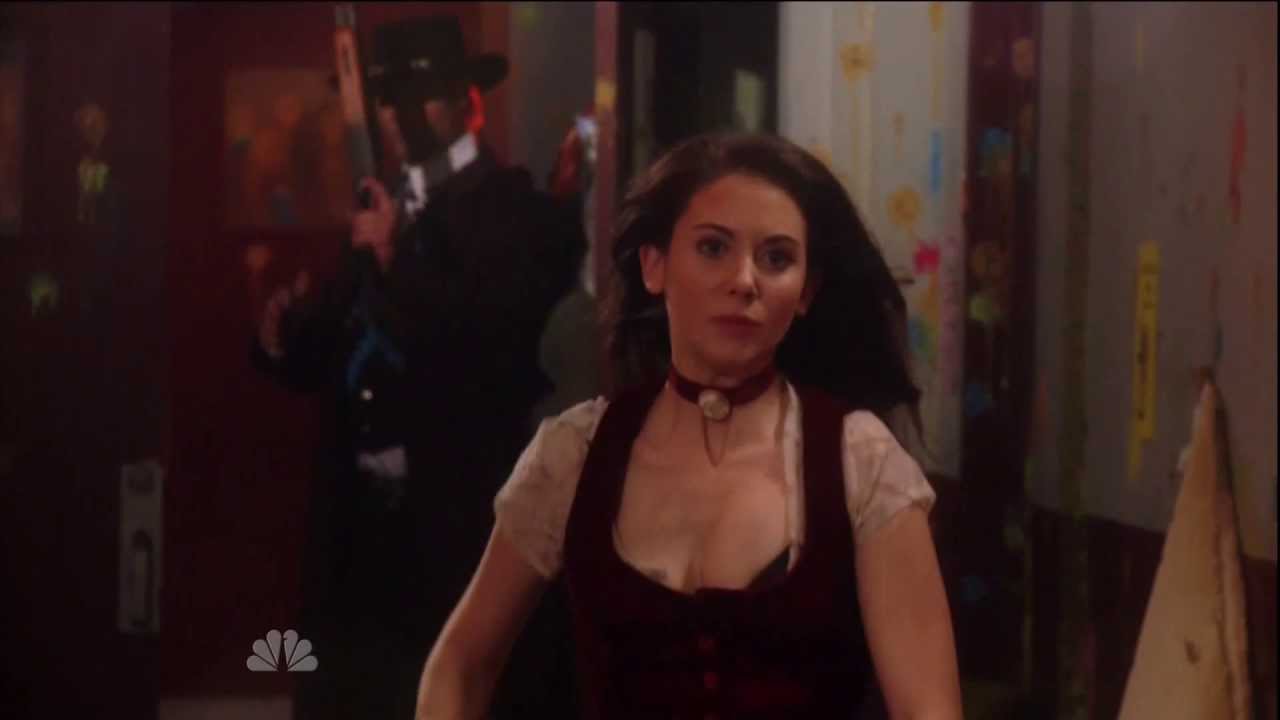 Alison Brie running in super slow motion. : r/AlisonBrie, image size:1280x720