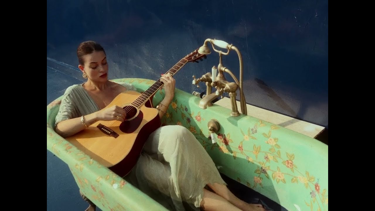 Watch Sena Şahin - Yaralı on YouTube Watch Sena Şahin - Yaralı on YouTube