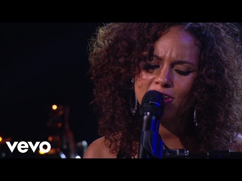 Alicia Keys - Sure Looks Good To Me