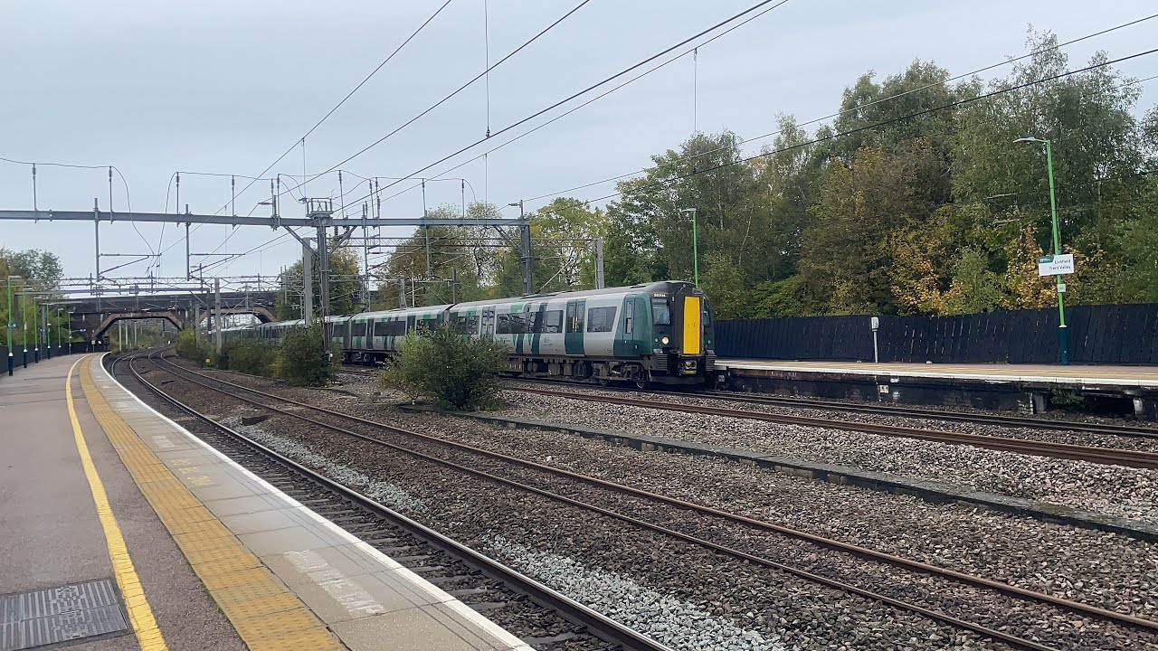 Trains at Lichfield Trent Valley 14/10/2024