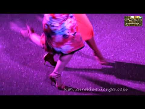 Dos mujeres en excelente show de tango, Corina Herrrera, Ines Muzzopappa en El Palais de Glace