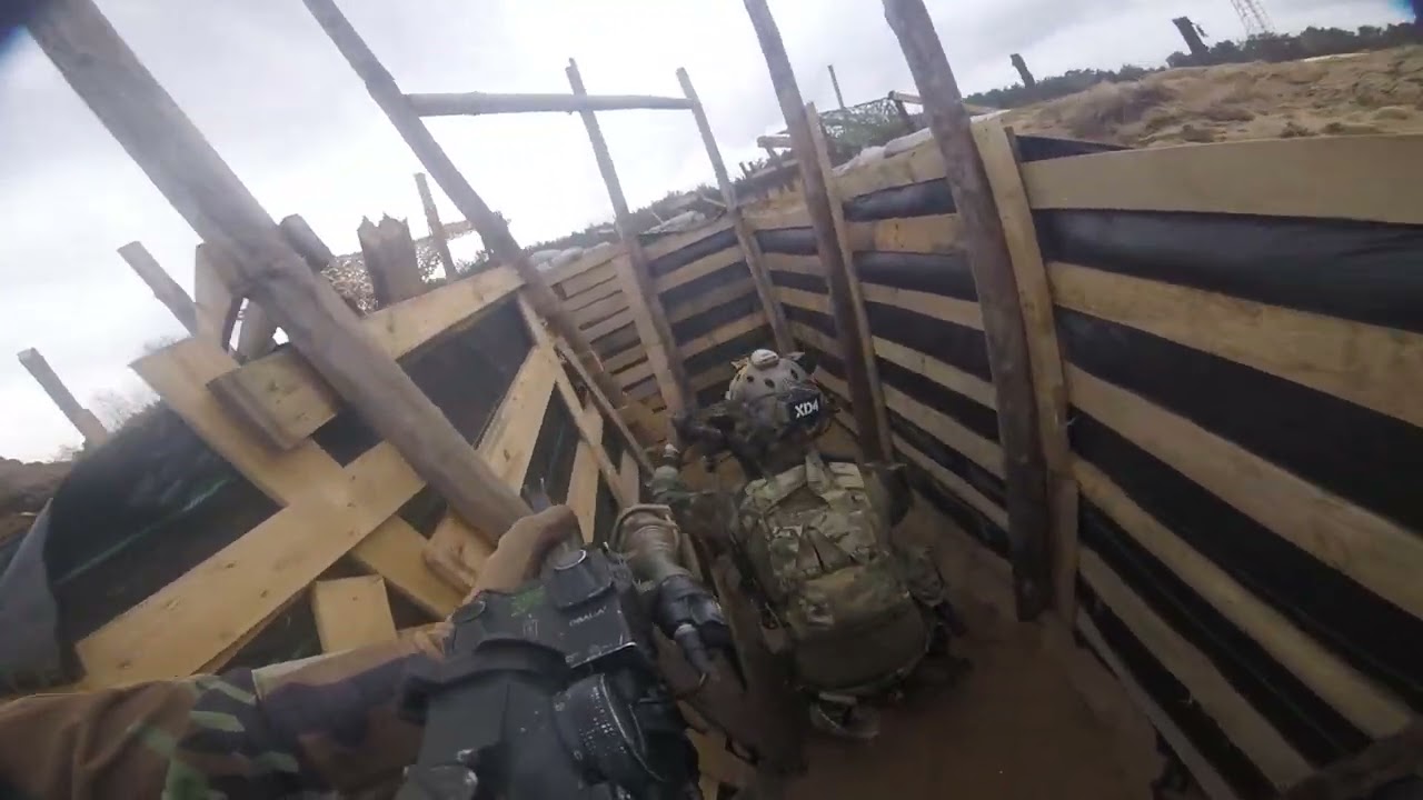 Niespodzianka w wąskim przejściu.