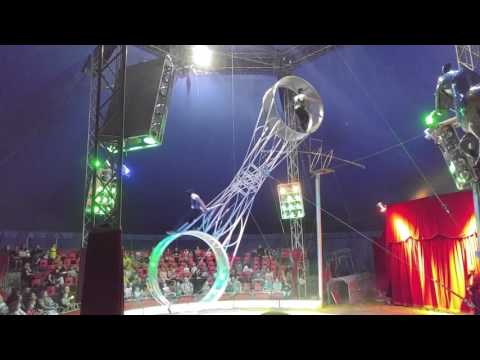 Video: Co Je Největší Cirkus Na Světě