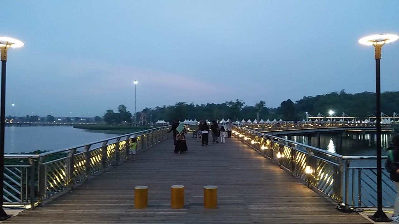 Wisata murah pemandangan mewah di meikarta cikarang 