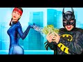 БОГАТЫЙ Бэтмэн VS БЕДНАЯ Девушка-паук: супергерои в ШКОЛЕ | Непростые отношения от Ла-Ла Лайф Игры