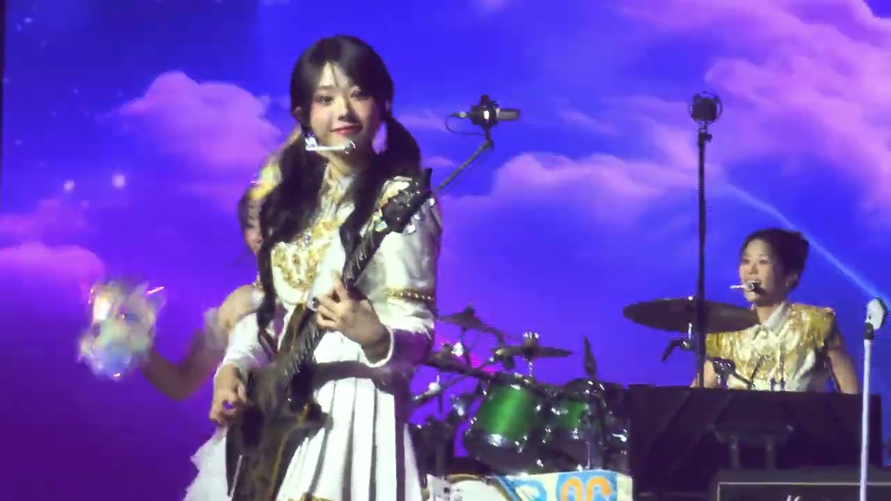 [4K60] [20260208] QWER  - T.B.H(고민중독) [ROCKATION] in Hong Kong