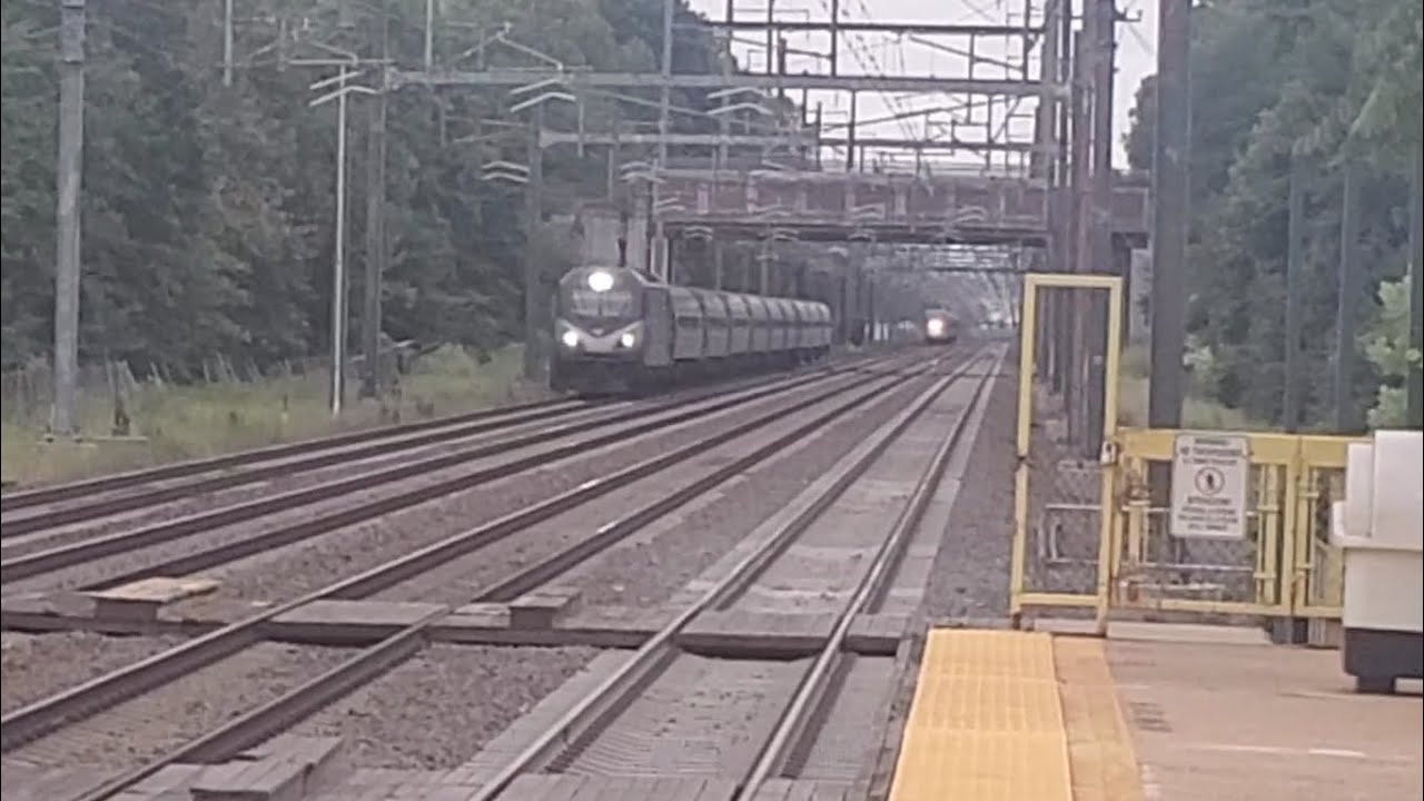 UNREAL! Northeast Regional #86 Chased Down By Acela Express #2162 Ft ...