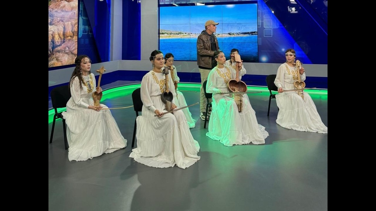 Таңғы Студио бағдарламасында «Кертолғау» қобызшылар ансамблі