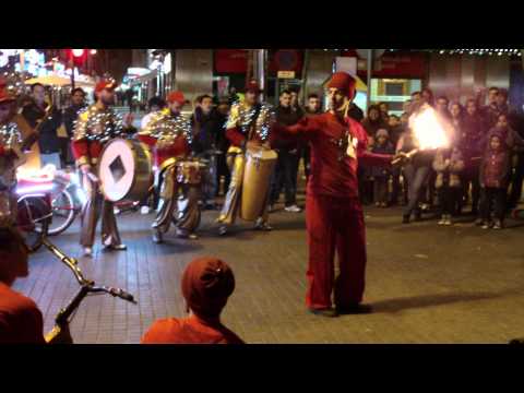 Spain, Barcelona, Avinguda del Paral-lel, Street music. MAH01747.MP4