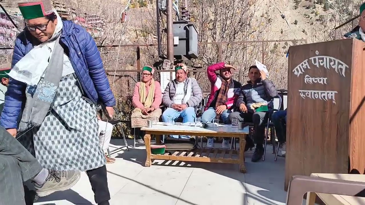  लिप्पा गांव में भिन्न 2 विभाग से आधिकारिकगण एक दिन का अत्याचार निवारण  जागरूकता शिविर लगाए गए।