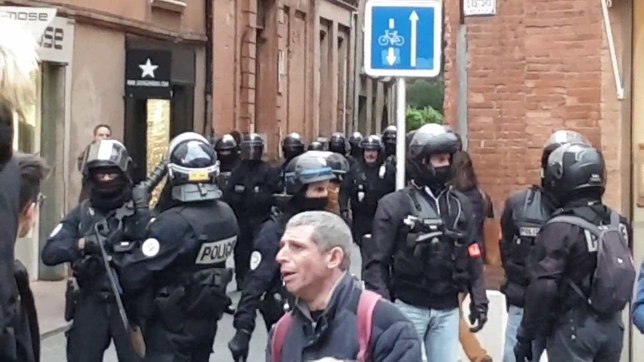 28 Décembre Gilet Jaune Toulouse Blocage Rue Boulbonne Youtube