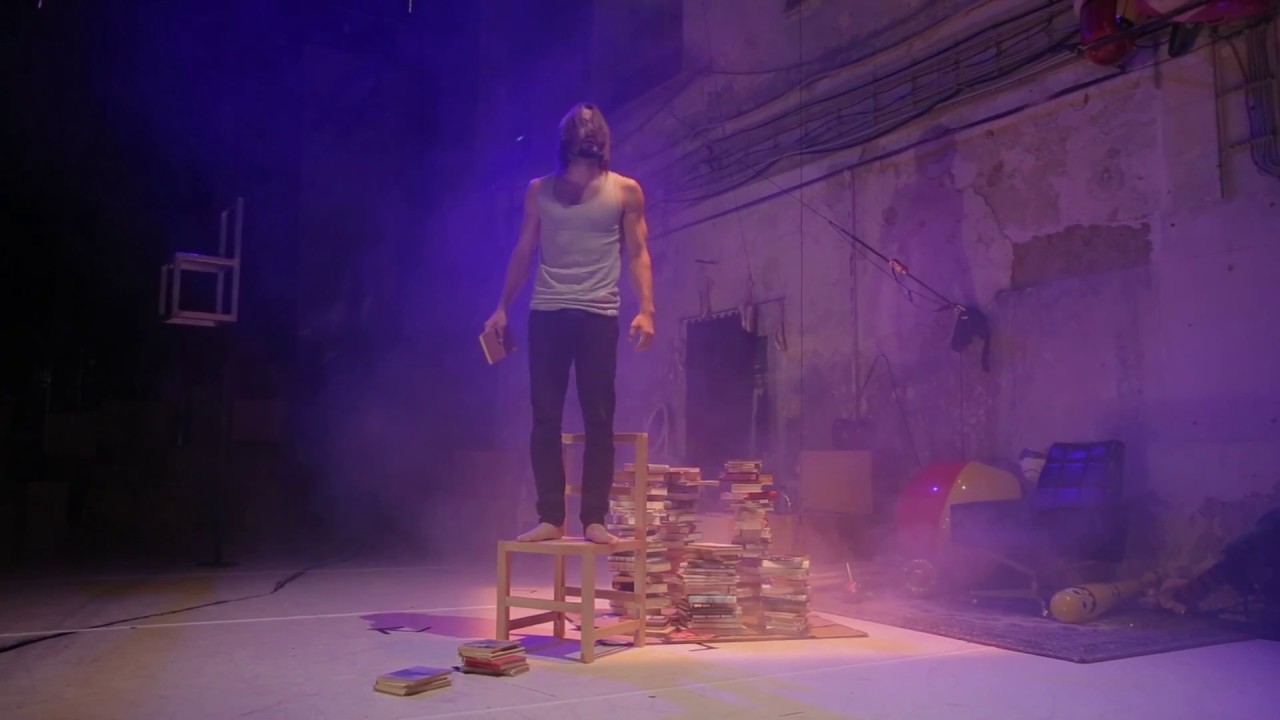 Florian Zumkehr Handstand Book Performance live @Jatka78 in FINALE