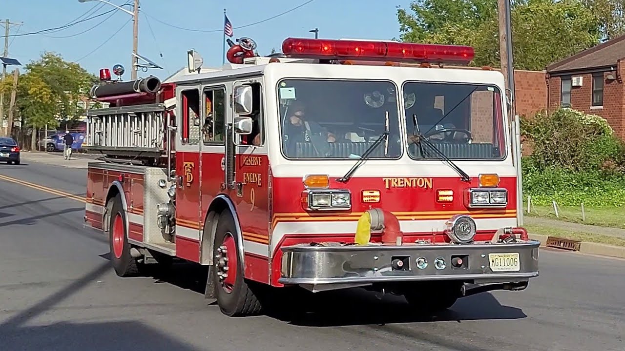 TFD Engine 1 Responding (Spare, Horn, Classic Detroit) - YouTube