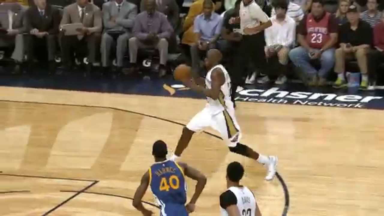 Quincy Pondexter Gets the Sweet Dish from Davis