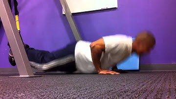 TRX atomic push up clap