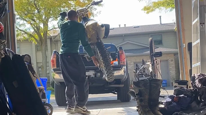 Unloading Dirt Bike without a ramp, RMZ250, easy unloading
