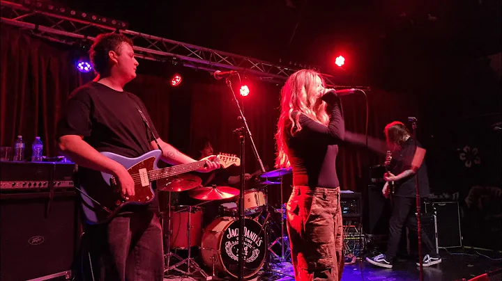 Closure - Everytime That I Close My Eyes LIVE BIGSOUND 