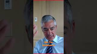 Kering Stock: Why Value Investors Are on the Sidelines #shorts