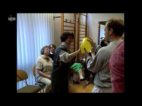 Selbstverteidigungskurs für Alte (1994) | extra 3 | NDR