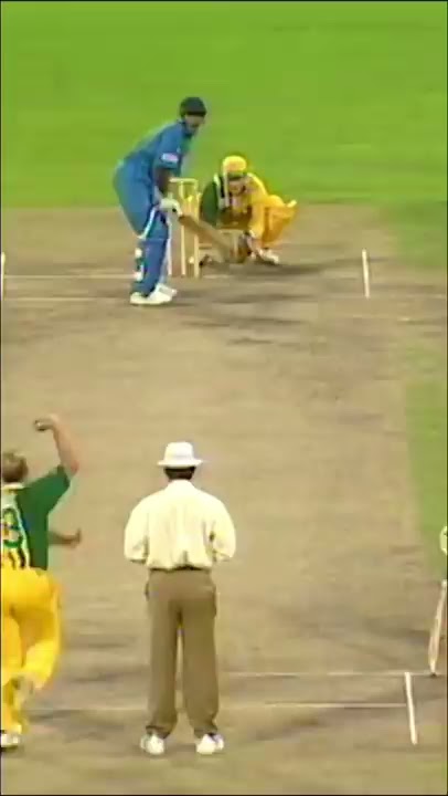 20 Best Caught \u0026 Bowled In Cricket Ever 😲