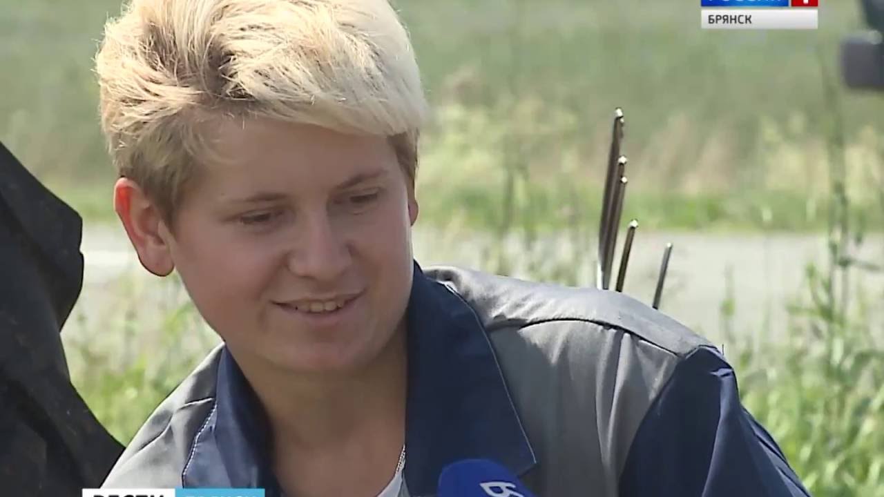 Женская мастурбация в машине
