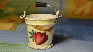 Ведро (миниатюра). Мастер-класс.(В этом видео я показываю как из картона можно сделать ведерко (кукольная миниатюра). Это ведерко предназнач..., 2014-11-04T18:55:23.000Z)