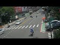 影／永和休旅車未禮讓強行左轉　7旬騎士急煞慘摔頭部重創命懸一線