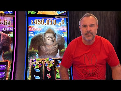Walking Linq Hotel & Casino Friday Afternoon Las Vegas Strip Hotel Walkthrough